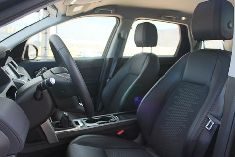 Land Rover Discovery Sport 2.0 eD4 E-Capability 150pk 2WD 5p. Pure LAND ROVER Discovery Sport 2.0 eD4 E-Capability 150pk 2WD 5p. Pure