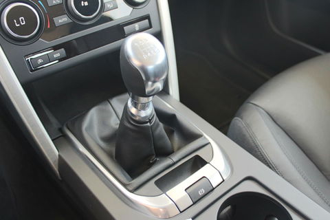 Land Rover Discovery Sport 2.0 eD4 E-Capability 150pk 2WD 5p. Pure LAND ROVER Discovery Sport 2.0 eD4 E-Capability 150pk 2WD 5p. Pure