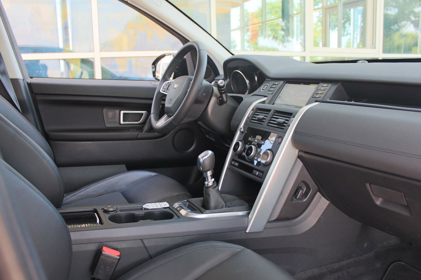 Land Rover Discovery Sport 2.0 eD4 E-Capability 150pk 2WD 5p. Pure LAND ROVER Discovery Sport 2.0 eD4 E-Capability 150pk 2WD 5p. Pure