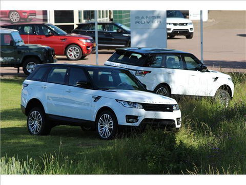 Land Rover Discovery Sport 2.0 eD4 E-Capability 150pk 2WD 5p. Pure LAND ROVER Discovery Sport 2.0 eD4 E-Capability 150pk 2WD 5p. Pure