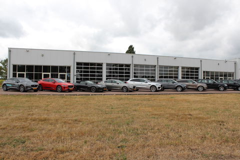 Land Rover Discovery Sport 2.0 eD4 E-Capability 150pk 2WD 5p. Pure LAND ROVER Discovery Sport 2.0 eD4 E-Capability 150pk 2WD 5p. Pure