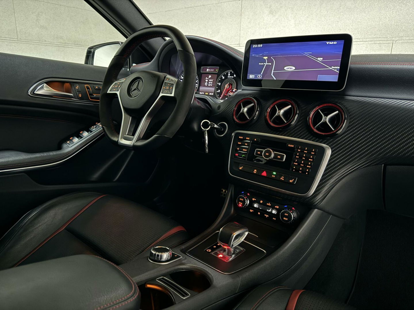 Mercedes-Benz A-Klasse AMG 45 4MATIC Pano RECARO Seats H/K Camera