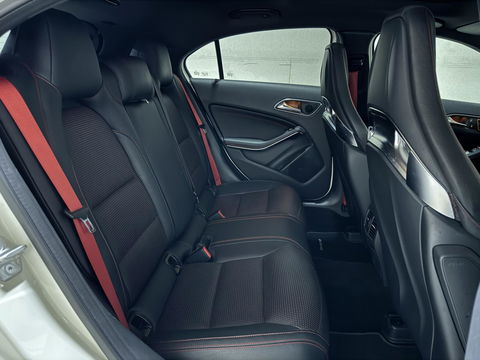 Mercedes-Benz A-Klasse AMG 45 4MATIC Pano RECARO Seats H/K Camera