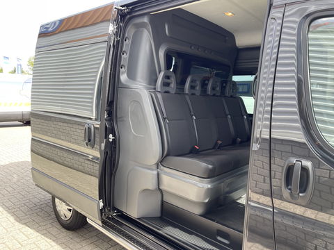 Peugeot Boxer 330 2.0 BlueHDI 130pk L2H2 Premium Pack DC 6 persoons / vaste prijs rijklaar € 16.950 ex btw / lease vanaf € / zwart metallic / airco / cruise / navigatie / trekhaak / camera / euro 6