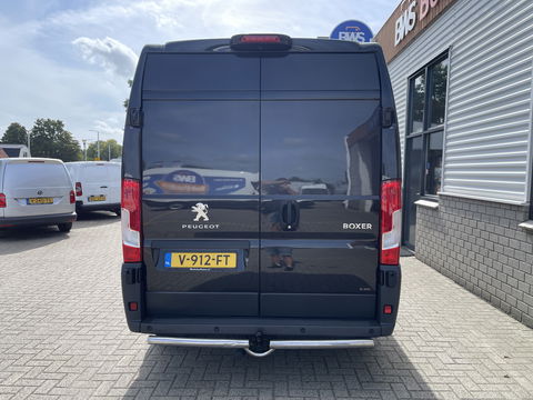 Peugeot Boxer 330 2.0 BlueHDI 130pk L2H2 Premium Pack DC 6 persoons / vaste prijs rijklaar € 16.950 ex btw / lease vanaf € / zwart metallic / airco / cruise / navigatie / trekhaak / camera / euro 6