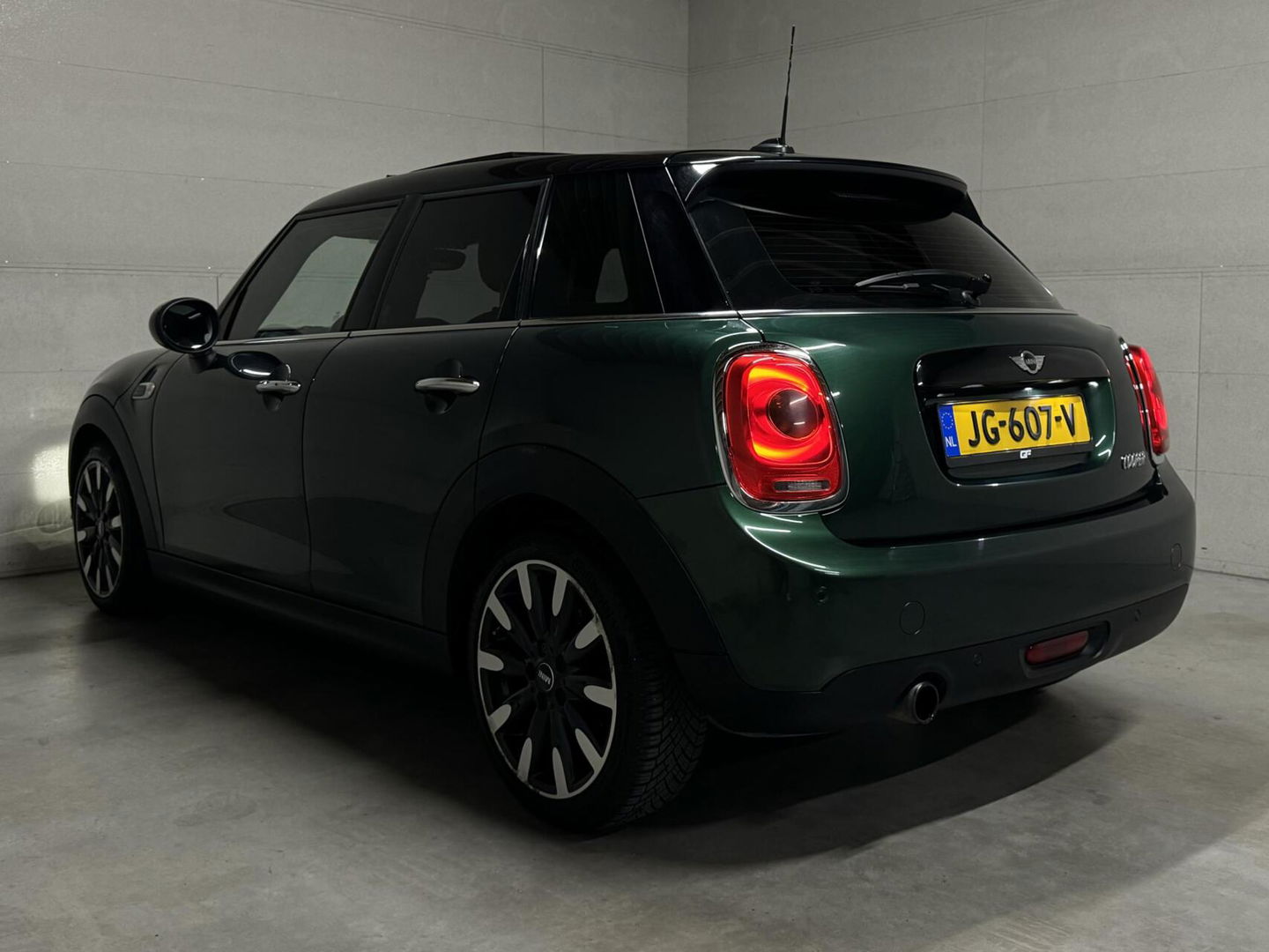 MINI Cooper Mini 1.5 Chili Pano Cruise Navi Leer Sfeer NAP