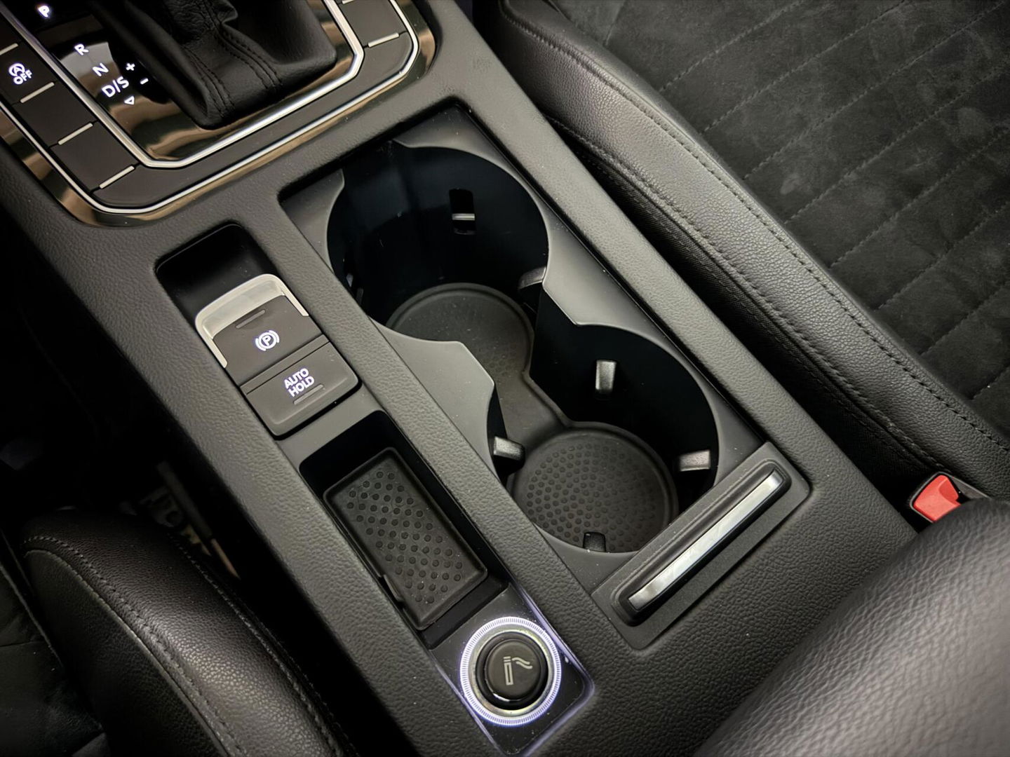Volkswagen Passat Variant 1.4 TSI R-Line Pano Virtual CarPlay Trekh. NAP