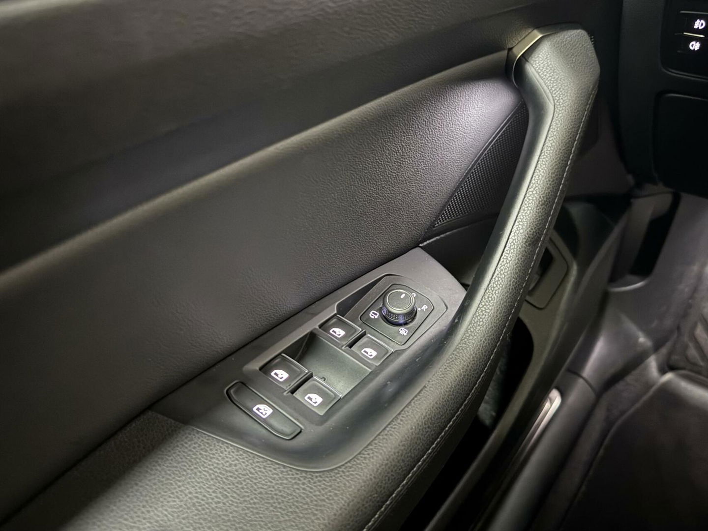 Volkswagen Passat Variant 1.4 TSI R-Line Pano Virtual CarPlay Trekh. NAP