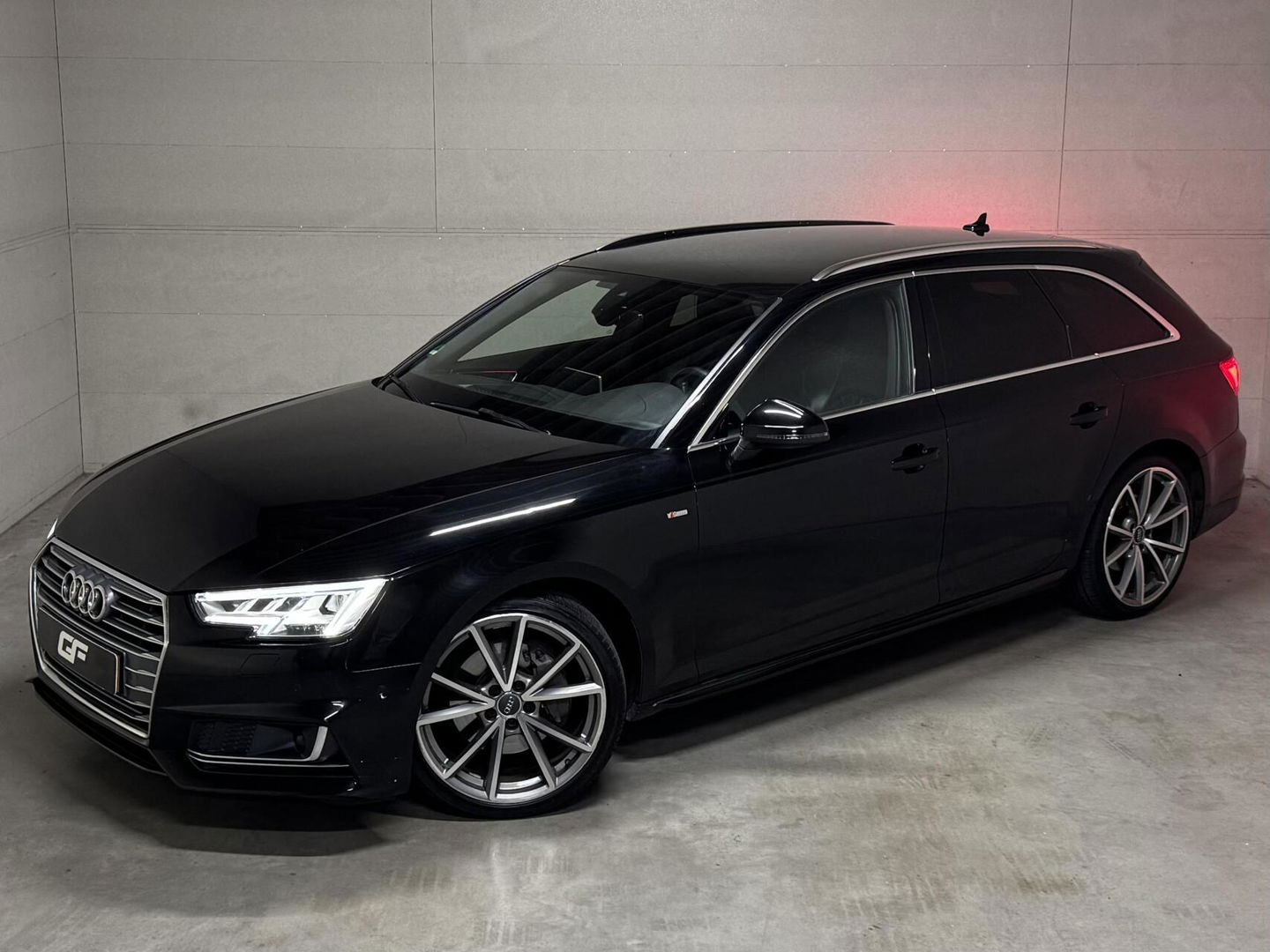 Audi A4 Avant 2.0 TDI S-Line Virtual RS-Seats Sfeer Carplay 360°