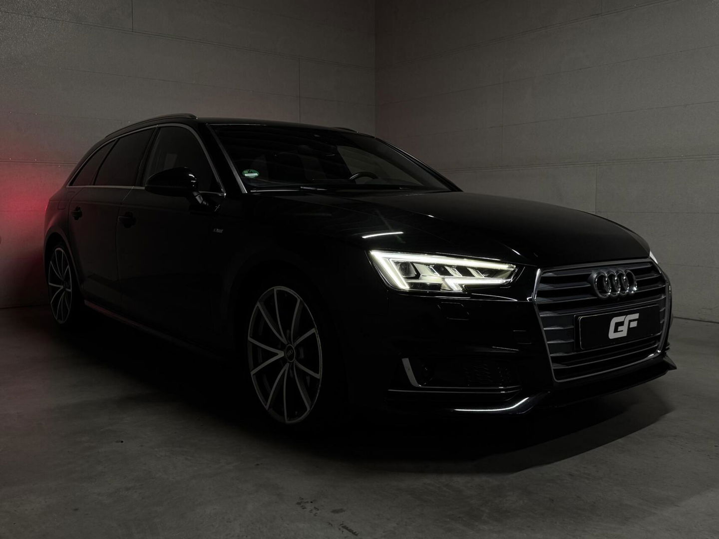 Audi A4 Avant 2.0 TDI S-Line Virtual RS-Seats Sfeer Carplay 360°