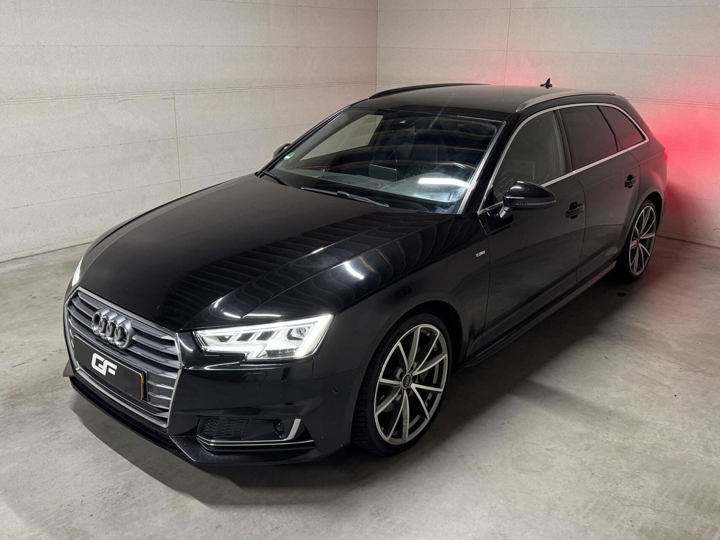 Audi A4 Avant 2.0 TDI S-Line Virtual RS-Seats Sfeer Carplay 360°