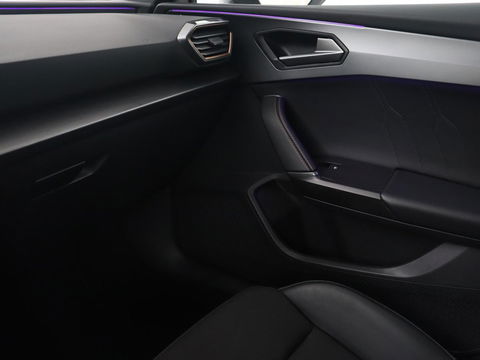 CUPRA Leon 1.4 TSI eHybrid PHEV | Panoramadak | Stoel & stuurverwarming | Carplay | Navigatie | Parkeerhulp | Sportstoelen | Digital Cockpit | Half leder | Plug In