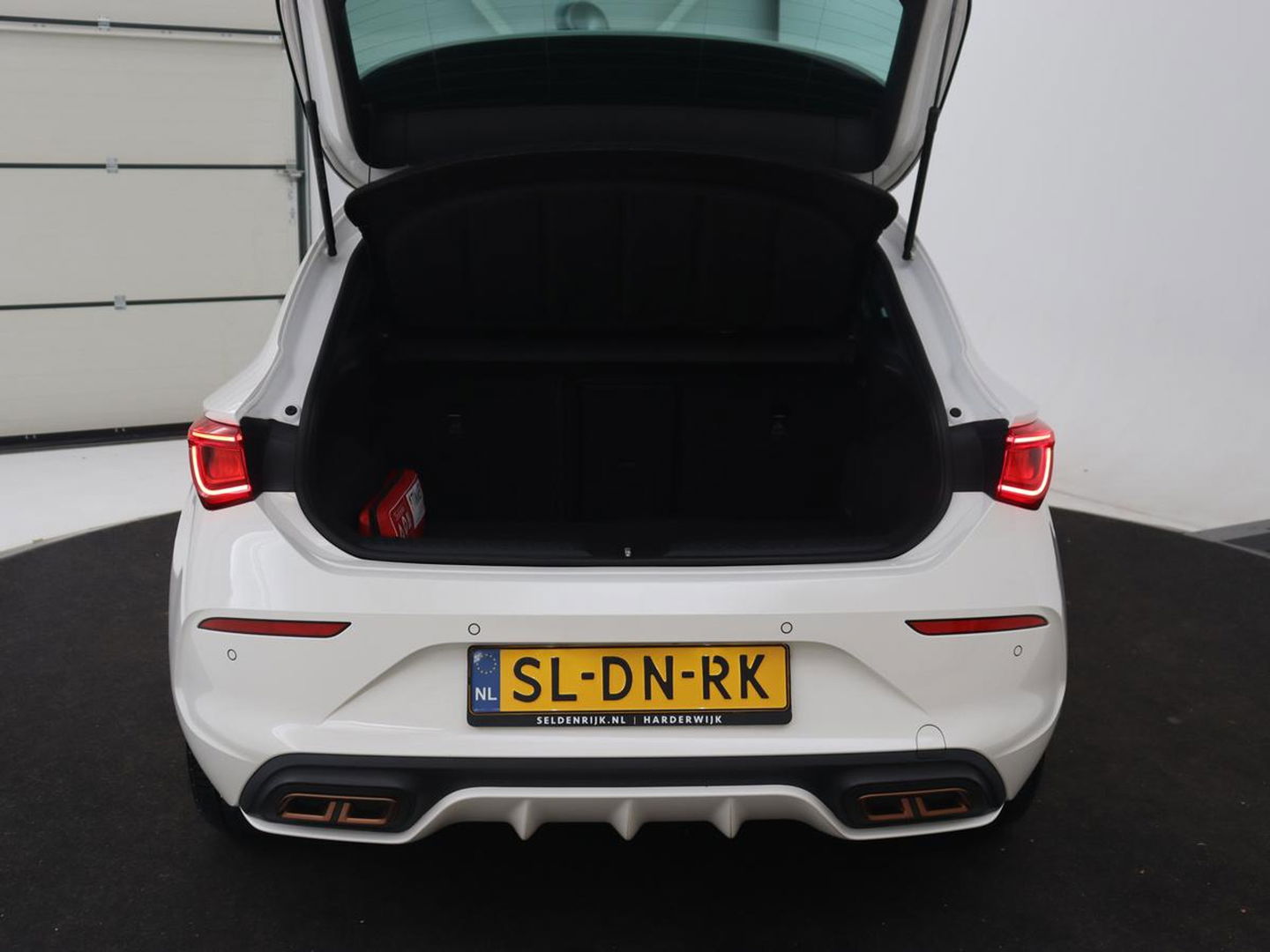 CUPRA Leon 1.4 TSI eHybrid PHEV | Panoramadak | Stoel & stuurverwarming | Carplay | Navigatie | Parkeerhulp | Sportstoelen | Digital Cockpit | Half leder | Plug In