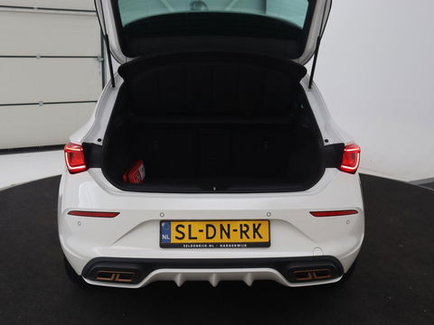 CUPRA Leon 1.4 TSI eHybrid PHEV | Panoramadak | Stoel & stuurverwarming | Carplay | Navigatie | Parkeerhulp | Sportstoelen | Digital Cockpit | Half leder | Plug In