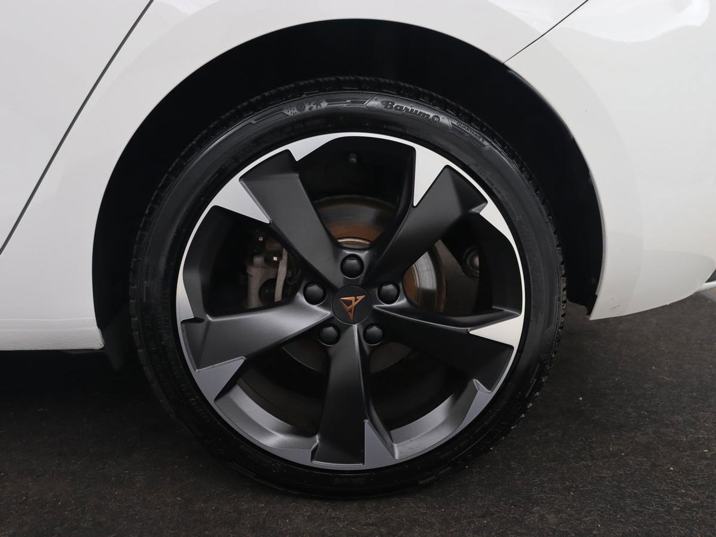 CUPRA Leon 1.4 TSI eHybrid PHEV | Panoramadak | Stoel & stuurverwarming | Carplay | Navigatie | Parkeerhulp | Sportstoelen | Digital Cockpit | Half leder | Plug In