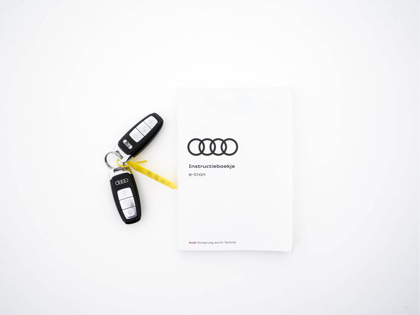 Audi e-tron Sportback 50 Quattro S-line Edition 71 kWh [ 3-Fase ] { SOH-100%} (INCL-BTW) *PANO | LEATHER-FABRIC | FULL-LED | ADAPTIVE-CRUISE | MEMORY-PACK | AIR-SUSPENSION | DIGI-COCKPIT | HEATED-SPORTSEATS | NAVI-FULLMAP | ECC | PDC | CRUISE | 20''ALU*