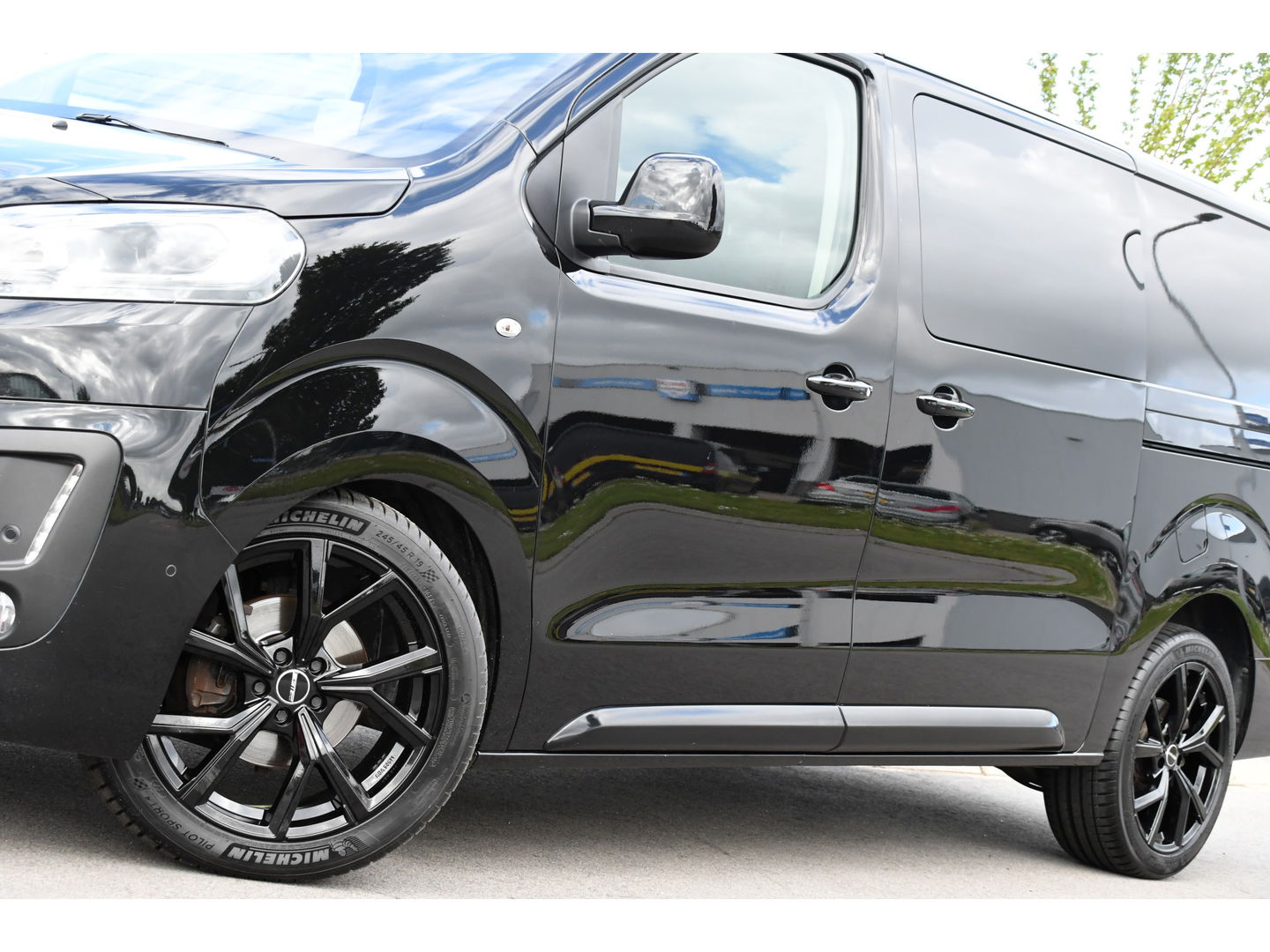 Citroën Jumpy 2.0 BlueHDI 180 DC Black Edition MARGE! Camera, Cruise, 177pk, Automaat, 2 x Schuifdeur, Sensoren, Trekhaak, Uniek!