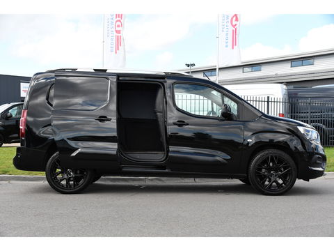 Opel Combo 1.5D L2H1 Black Edition Camera, Cruise, Carplay, Automaat, 130pk, Multimedia, Trekhaak, Keyless, Uniek!