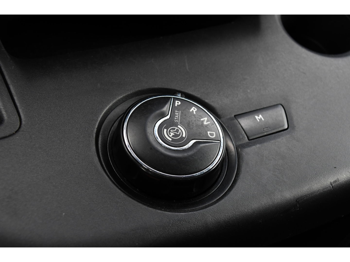 Opel Combo 1.5D L2H1 Black Edition Camera, Cruise, Carplay, Automaat, 130pk, Multimedia, Trekhaak, Keyless, Uniek!