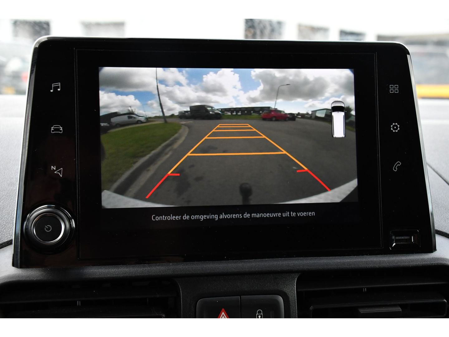 Opel Combo 1.5D L2H1 Black Edition Camera, Cruise, Carplay, Automaat, 130pk, Multimedia, Trekhaak, Keyless, Uniek!