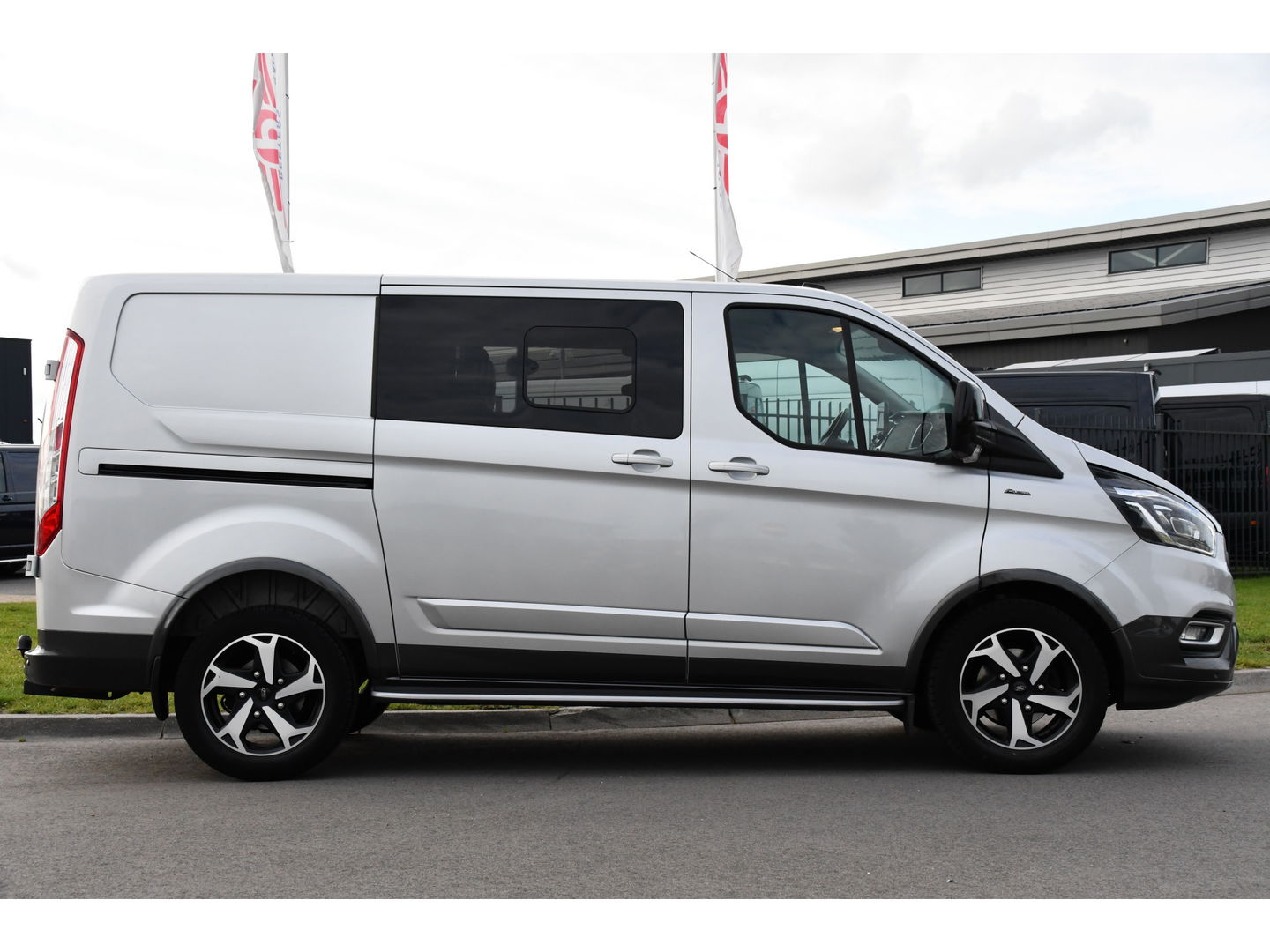 Ford Transit Custom 2.0 TDCI L1H1 Active DC Full Options! Adaptieve Cruise, Camera, Xenon, Carplay, Leder, Automaat, 170pk, Multimedia, Uniek!