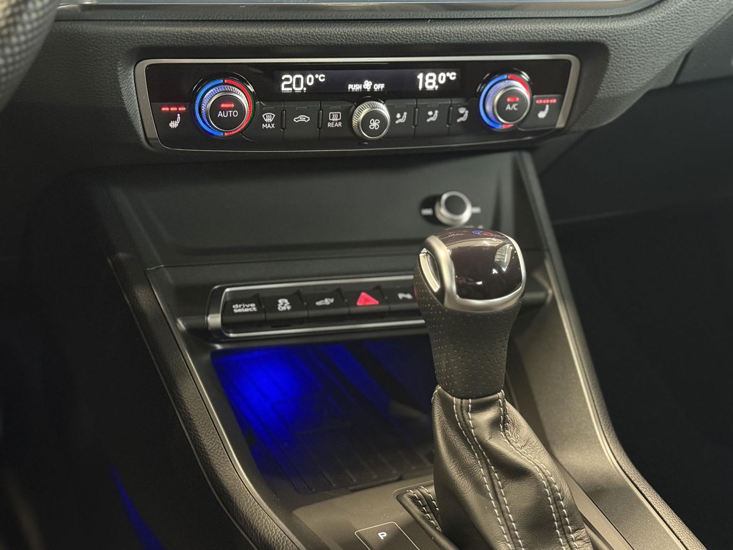 Audi Q3 45 TFSI e S edition 2 X S-Line|ACC|Sfeer|Matrix Led|Stoelverwarming|Cam