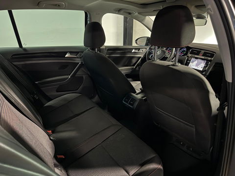 Volkswagen Golf 1.5 TSI Highline PANO CAM PDC