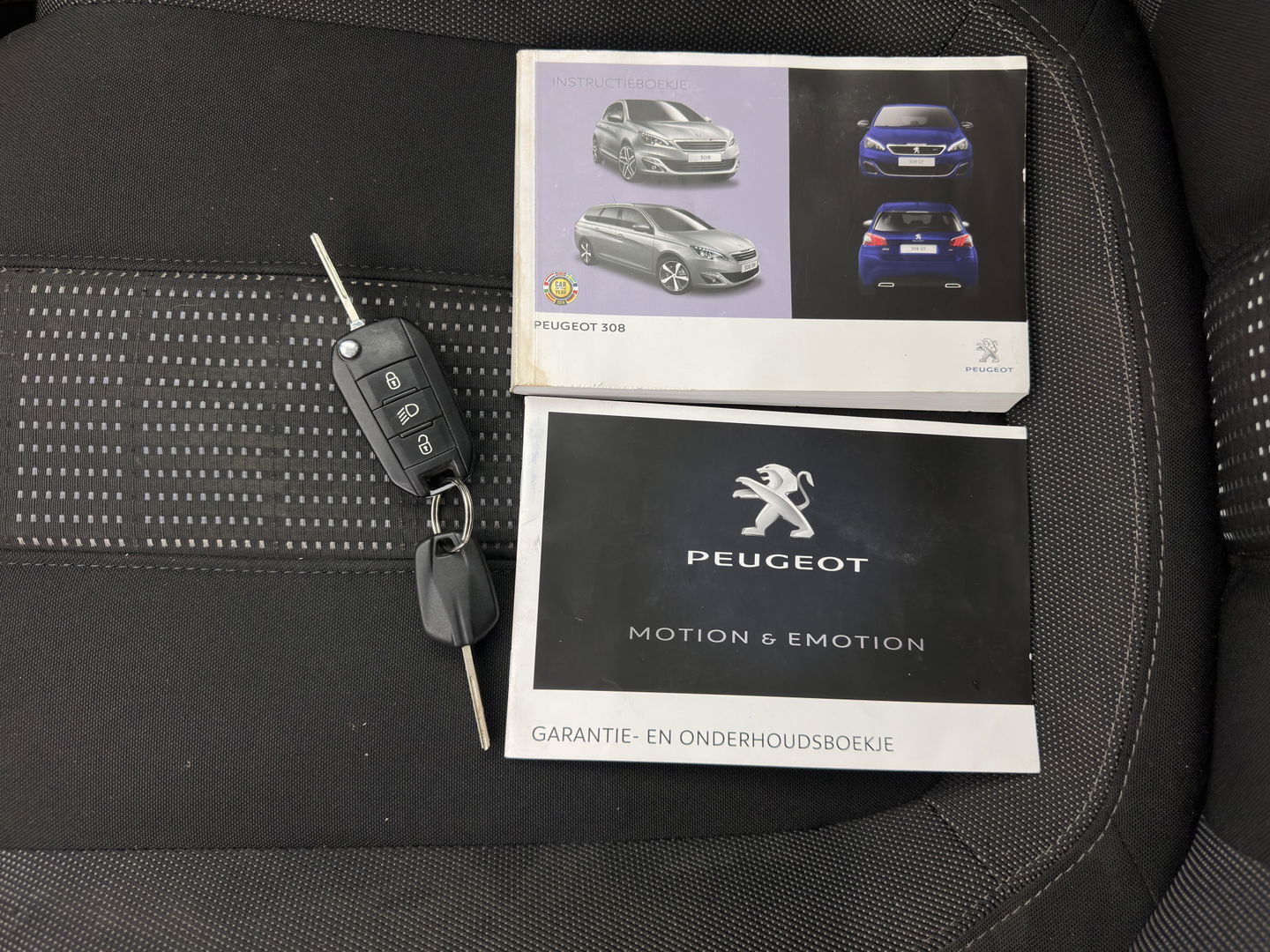 Peugeot 308 SW 1.6 BlueHDI Blue Lease Executive Pack *PANO | NAVI-FULLMAP | CAMERA | COMFORT-SEATS | DAB+ | ECC | PDC | CRUISE | PRIVACY-GLASS | TOWBAR | 16"ALU*