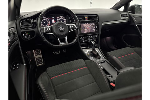 Volkswagen Golf 2.0 TSI GTI Performance | 245PK | DSG | Panoramadak | LED | Virtual Cockpit | Carplay | 19"LMV