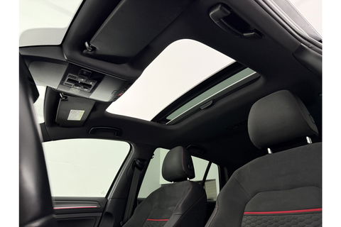 Volkswagen Golf 2.0 TSI GTI Performance | 245PK | DSG | Panoramadak | LED | Virtual Cockpit | Carplay | 19"LMV