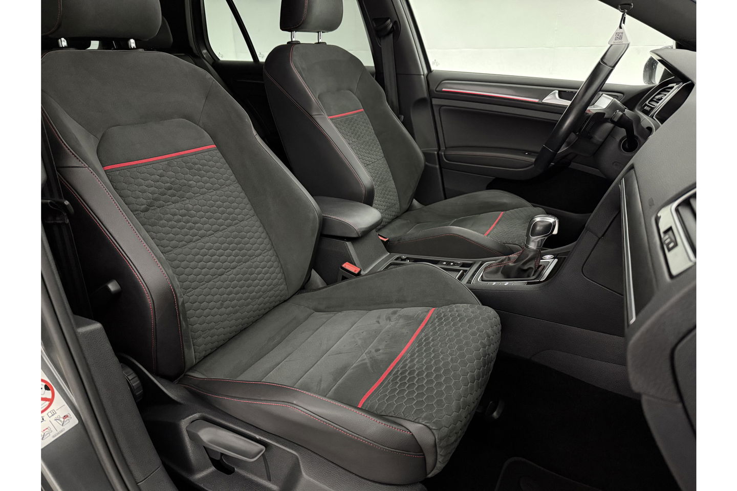 Volkswagen Golf 2.0 TSI GTI Performance | 245PK | DSG | Panoramadak | LED | Virtual Cockpit | Carplay | 19"LMV