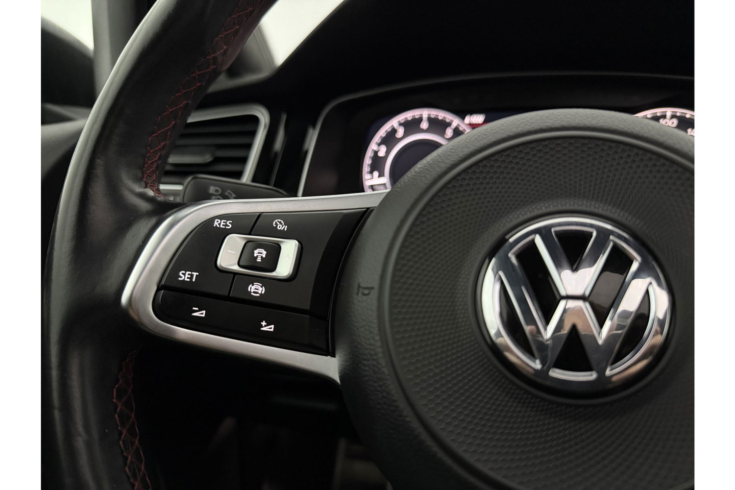 Volkswagen Golf 2.0 TSI GTI Performance | 245PK | DSG | Panoramadak | LED | Virtual Cockpit | Carplay | 19"LMV