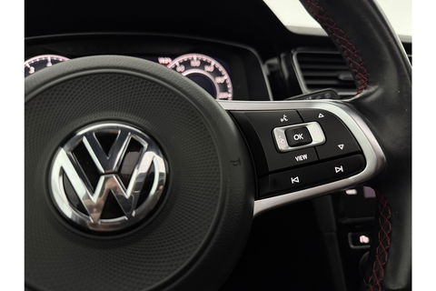 Volkswagen Golf 2.0 TSI GTI Performance | 245PK | DSG | Panoramadak | LED | Virtual Cockpit | Carplay | 19"LMV