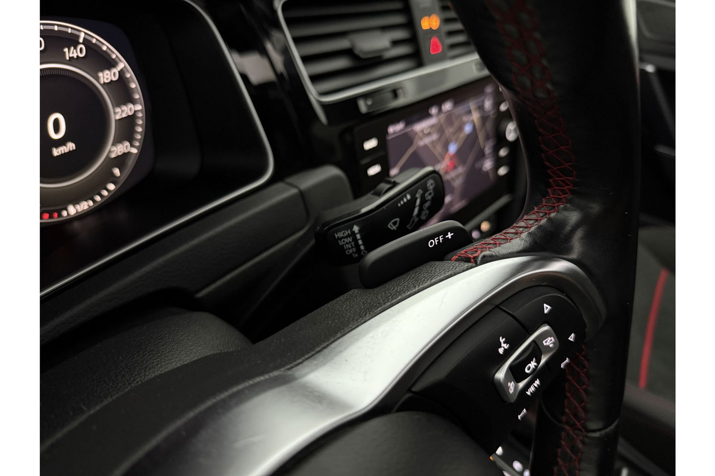 Volkswagen Golf 2.0 TSI GTI Performance | 245PK | DSG | Panoramadak | LED | Virtual Cockpit | Carplay | 19"LMV