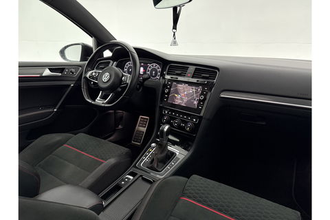 Volkswagen Golf 2.0 TSI GTI Performance | 245PK | DSG | Panoramadak | LED | Virtual Cockpit | Carplay | 19"LMV