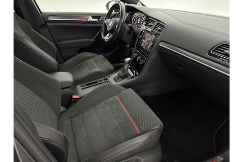 Volkswagen Golf 2.0 TSI GTI Performance | 245PK | DSG | Panoramadak | LED | Virtual Cockpit | Carplay | 19"LMV