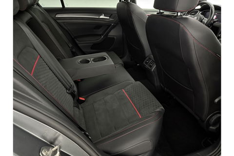 Volkswagen Golf 2.0 TSI GTI Performance | 245PK | DSG | Panoramadak | LED | Virtual Cockpit | Carplay | 19"LMV