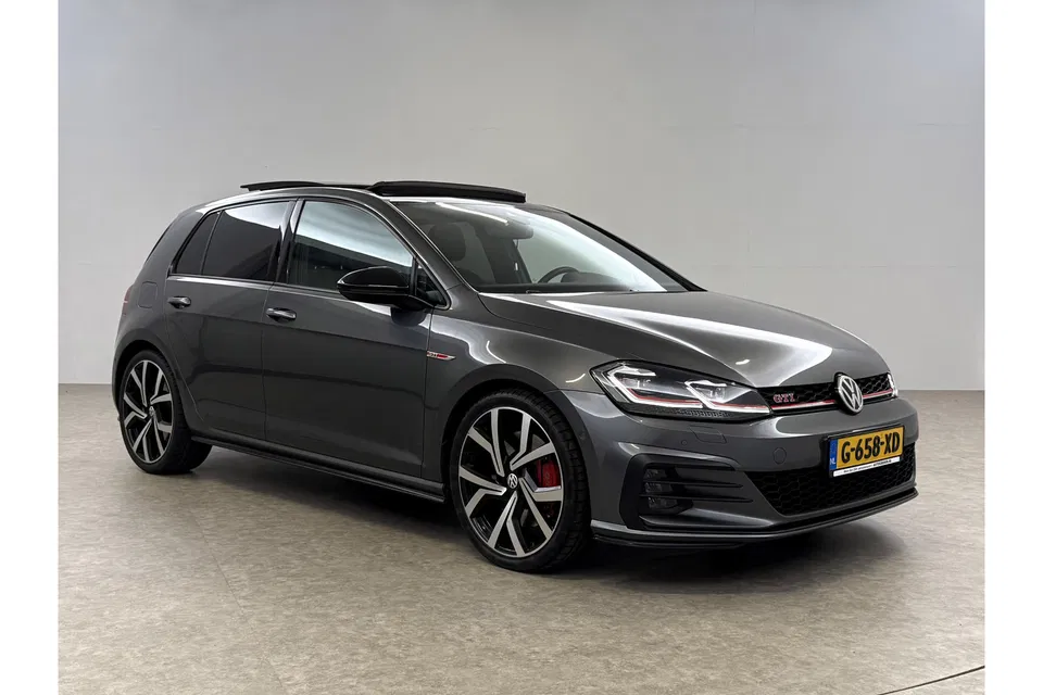 Volkswagen Golf 2.0 TSI GTI Performance | 245PK | DSG | Panoramadak | LED | Virtual Cockpit | Carplay | 19"LMV