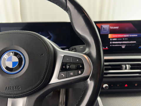BMW i4 eDrive40 84 kWh M-Sportpack [ 3-Fase ] { SOH-95%} (INCL-BTW) *LEATHER-ALCANTARA | FULL-LED | ADAPTIVE-CRUISE | WIDE-SCREEN-DIGI-COCKPIT | DAB+ | CAMERA | AMBIENT-LIGHT | CARPLAY | SPORT-SEATS | PRIVACY-GLASS | TOWBAR | 18''ALU*