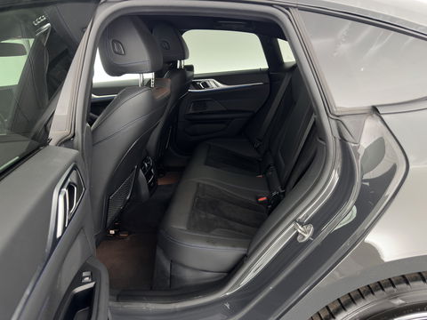 BMW i4 eDrive40 84 kWh M-Sportpack [ 3-Fase ] { SOH-95%} (INCL-BTW) *LEATHER-ALCANTARA | FULL-LED | ADAPTIVE-CRUISE | WIDE-SCREEN-DIGI-COCKPIT | DAB+ | CAMERA | AMBIENT-LIGHT | CARPLAY | SPORT-SEATS | PRIVACY-GLASS | TOWBAR | 18''ALU*