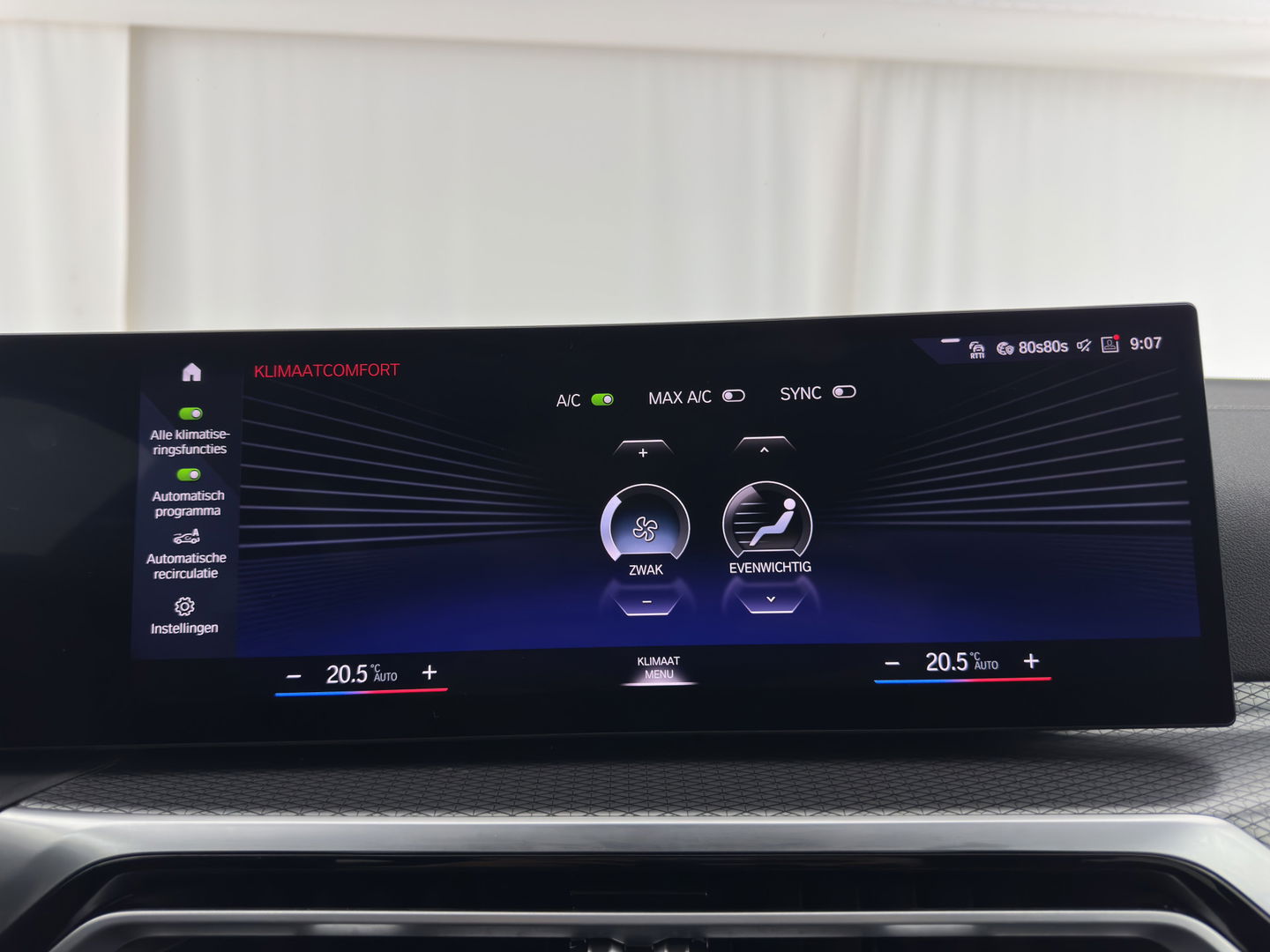 BMW i4 eDrive40 84 kWh M-Sportpack [ 3-Fase ] { SOH-95%} (INCL-BTW) *LEATHER-ALCANTARA | FULL-LED | ADAPTIVE-CRUISE | WIDE-SCREEN-DIGI-COCKPIT | DAB+ | CAMERA | AMBIENT-LIGHT | CARPLAY | SPORT-SEATS | PRIVACY-GLASS | TOWBAR | 18''ALU*