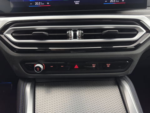 BMW i4 eDrive40 84 kWh M-Sportpack [ 3-Fase ] { SOH-95%} (INCL-BTW) *LEATHER-ALCANTARA | FULL-LED | ADAPTIVE-CRUISE | WIDE-SCREEN-DIGI-COCKPIT | DAB+ | CAMERA | AMBIENT-LIGHT | CARPLAY | SPORT-SEATS | PRIVACY-GLASS | TOWBAR | 18''ALU*