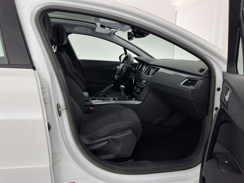 Peugeot 508 SW 1.6 e-HDi Active Aut. *PANO | HEAD-UP | XENON | NAVI-FULLMAP | COMFORT-SEATS | ECC | SHIFT-PADDLES | PDC |  PRIVACY-GLASS | CRUISE | 17''ALU*