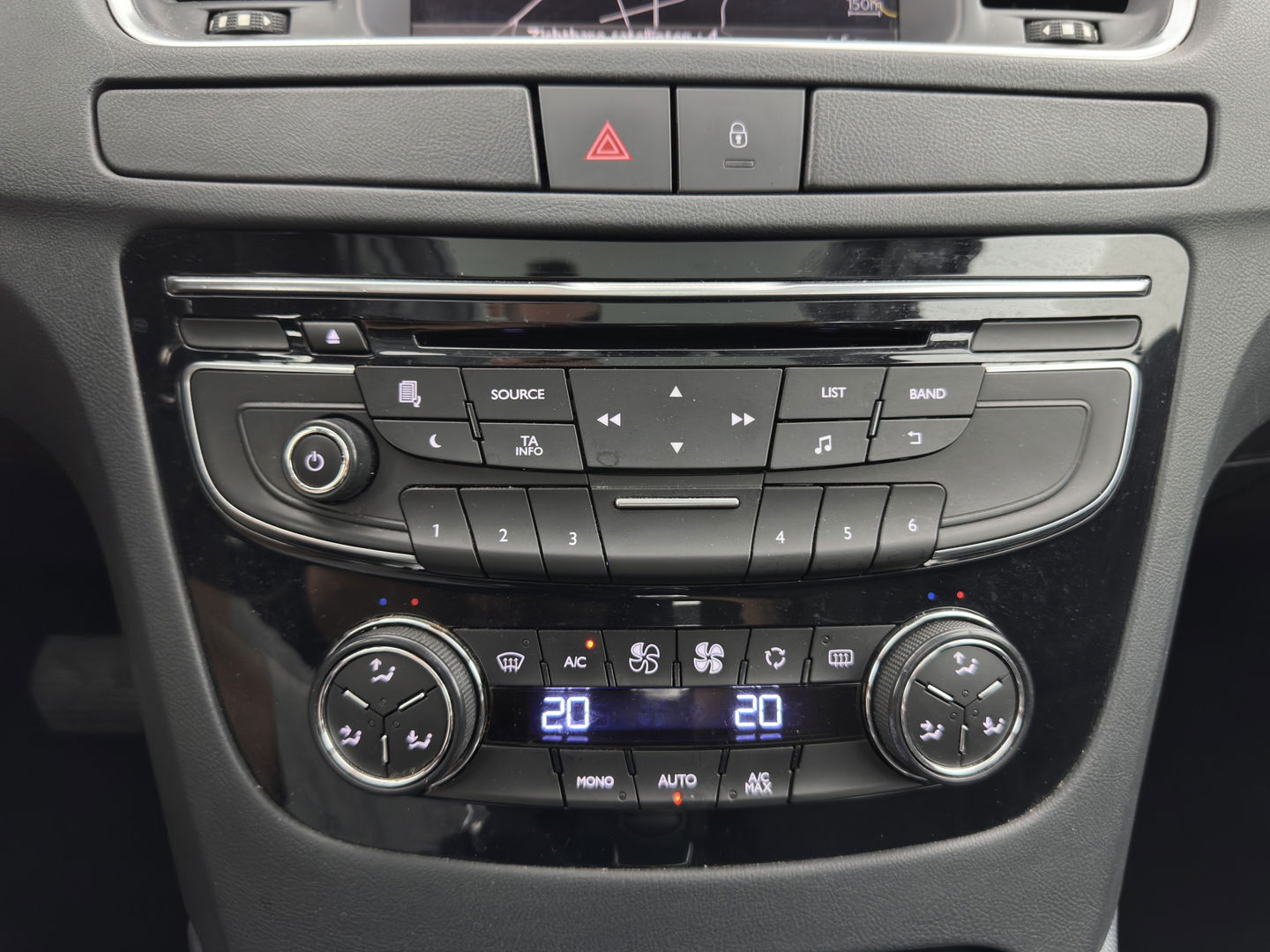 Peugeot 508 SW 1.6 e-HDi Active Aut. *PANO | HEAD-UP | XENON | NAVI-FULLMAP | COMFORT-SEATS | ECC | SHIFT-PADDLES | PDC |  PRIVACY-GLASS | CRUISE | 17''ALU*
