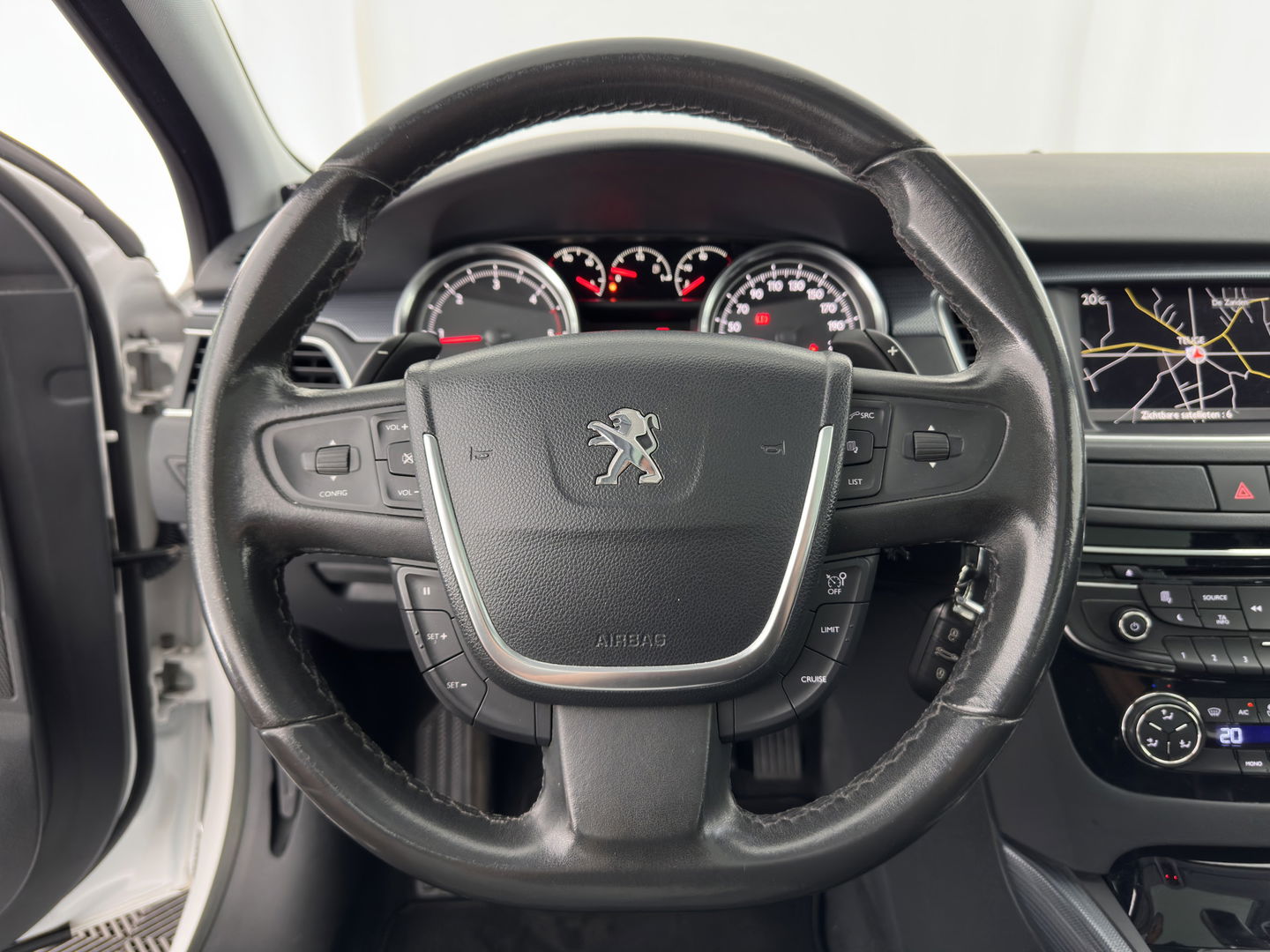 Peugeot 508 SW 1.6 e-HDi Active Aut. *PANO | HEAD-UP | XENON | NAVI-FULLMAP | COMFORT-SEATS | ECC | SHIFT-PADDLES | PDC | PRIVACY-GLASS | CRUISE | 17''ALU*