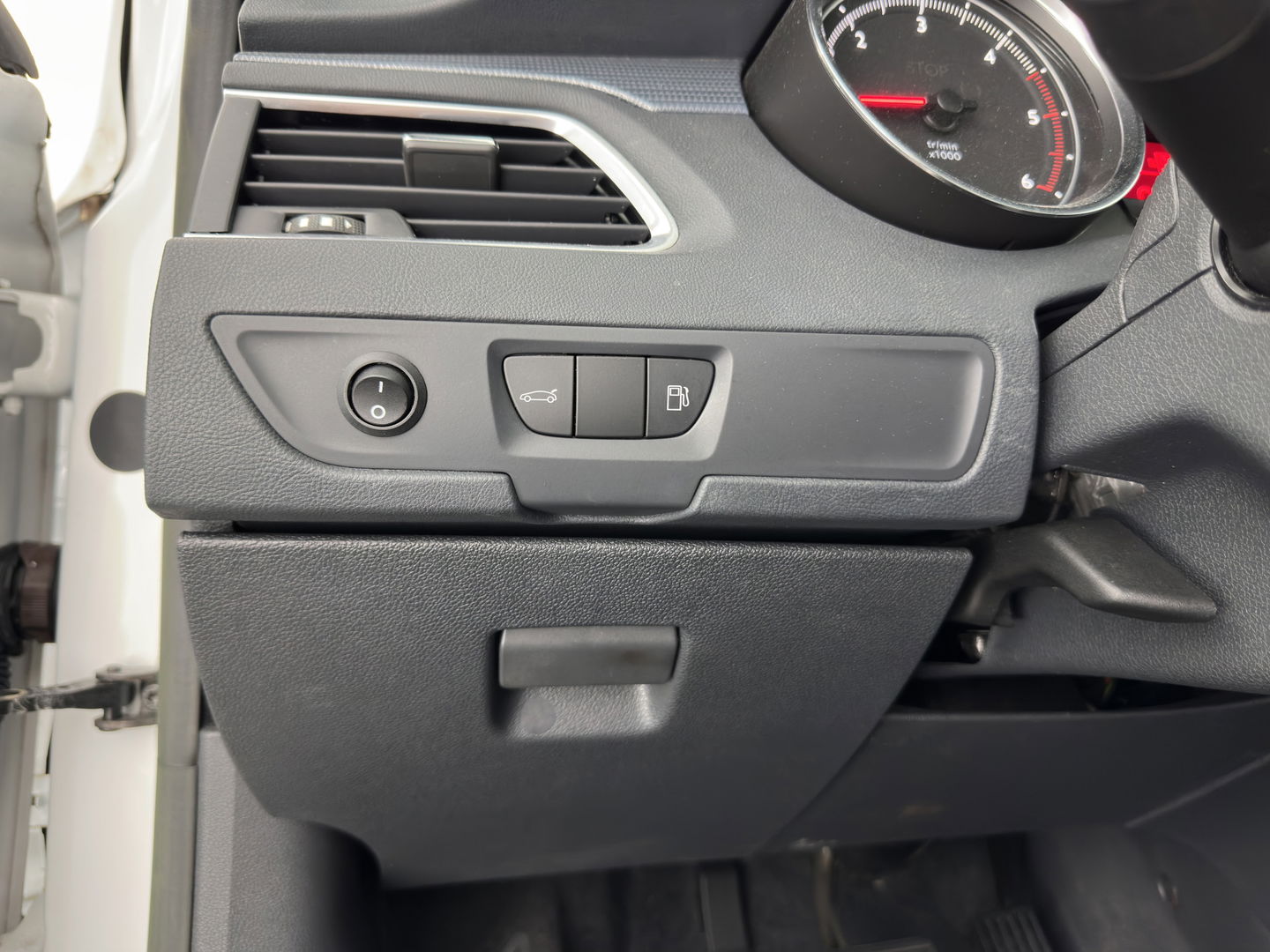 Peugeot 508 SW 1.6 e-HDi Active Aut. *PANO | HEAD-UP | XENON | NAVI-FULLMAP | COMFORT-SEATS | ECC | SHIFT-PADDLES | PDC |  PRIVACY-GLASS | CRUISE | 17''ALU*