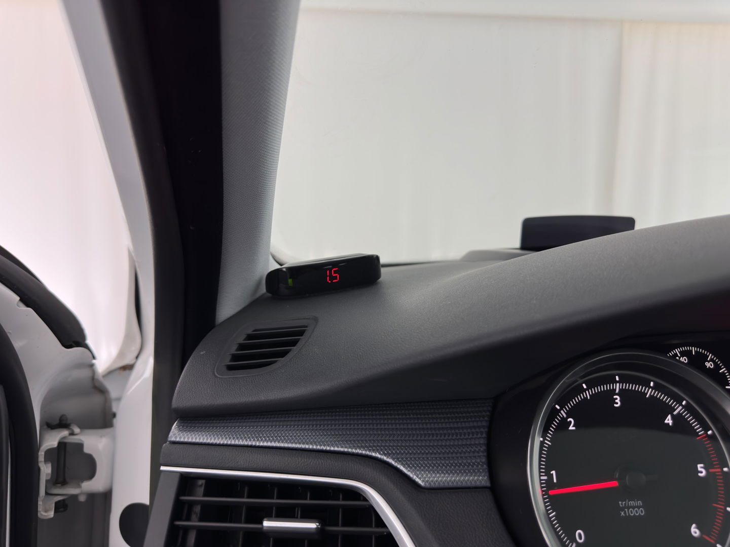 Peugeot 508 SW 1.6 e-HDi Active Aut. *PANO | HEAD-UP | XENON | NAVI-FULLMAP | COMFORT-SEATS | ECC | SHIFT-PADDLES | PDC | PRIVACY-GLASS | CRUISE | 17''ALU*