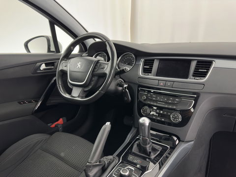 Peugeot 508 SW 1.6 e-HDi Active Aut. *PANO | HEAD-UP | XENON | NAVI-FULLMAP | COMFORT-SEATS | ECC | SHIFT-PADDLES | PDC |  PRIVACY-GLASS | CRUISE | 17''ALU*