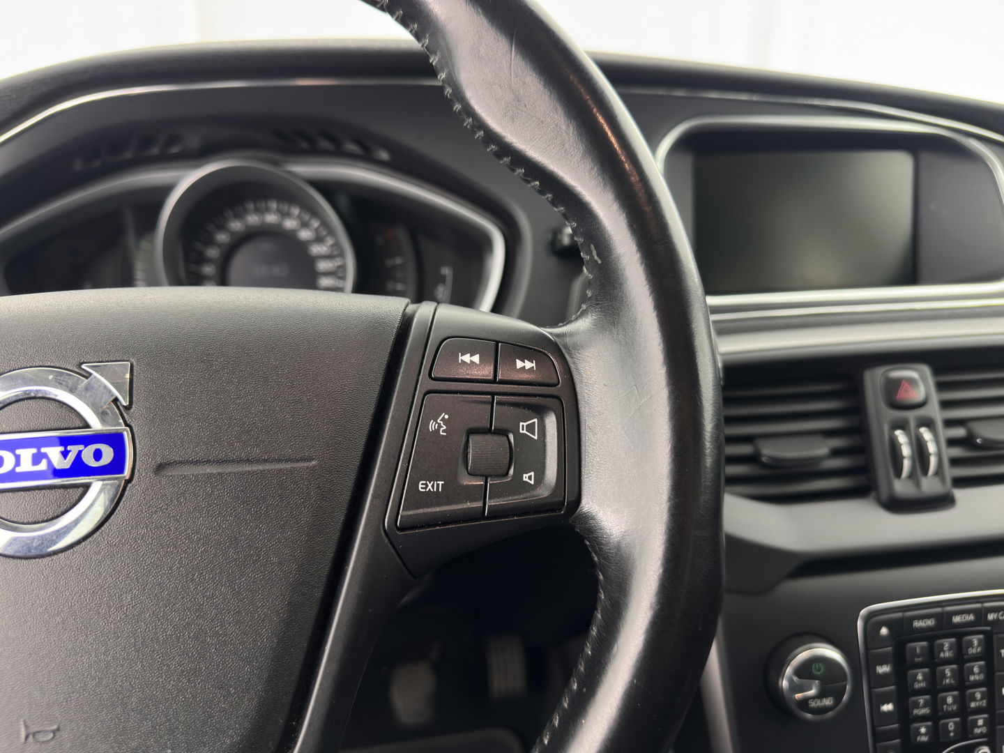 Volvo V40 1.6 D2 Kinetic *NAVI-FULLMAP | COMFORT-SEATS | ECC | PDC | SIPS | CRUISE | 16''ALU*