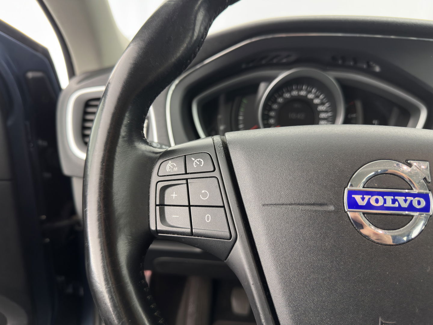 Volvo V40 1.6 D2 Kinetic *NAVI-FULLMAP | COMFORT-SEATS | ECC | PDC | SIPS | CRUISE | 16''ALU*